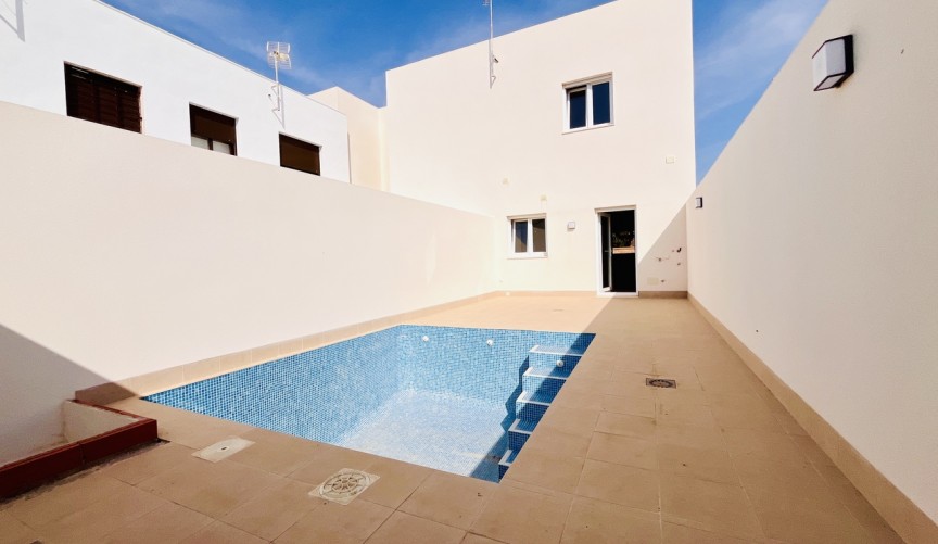 Reventa - Town House -
Pilar de la Horadada - Costa Blanca
