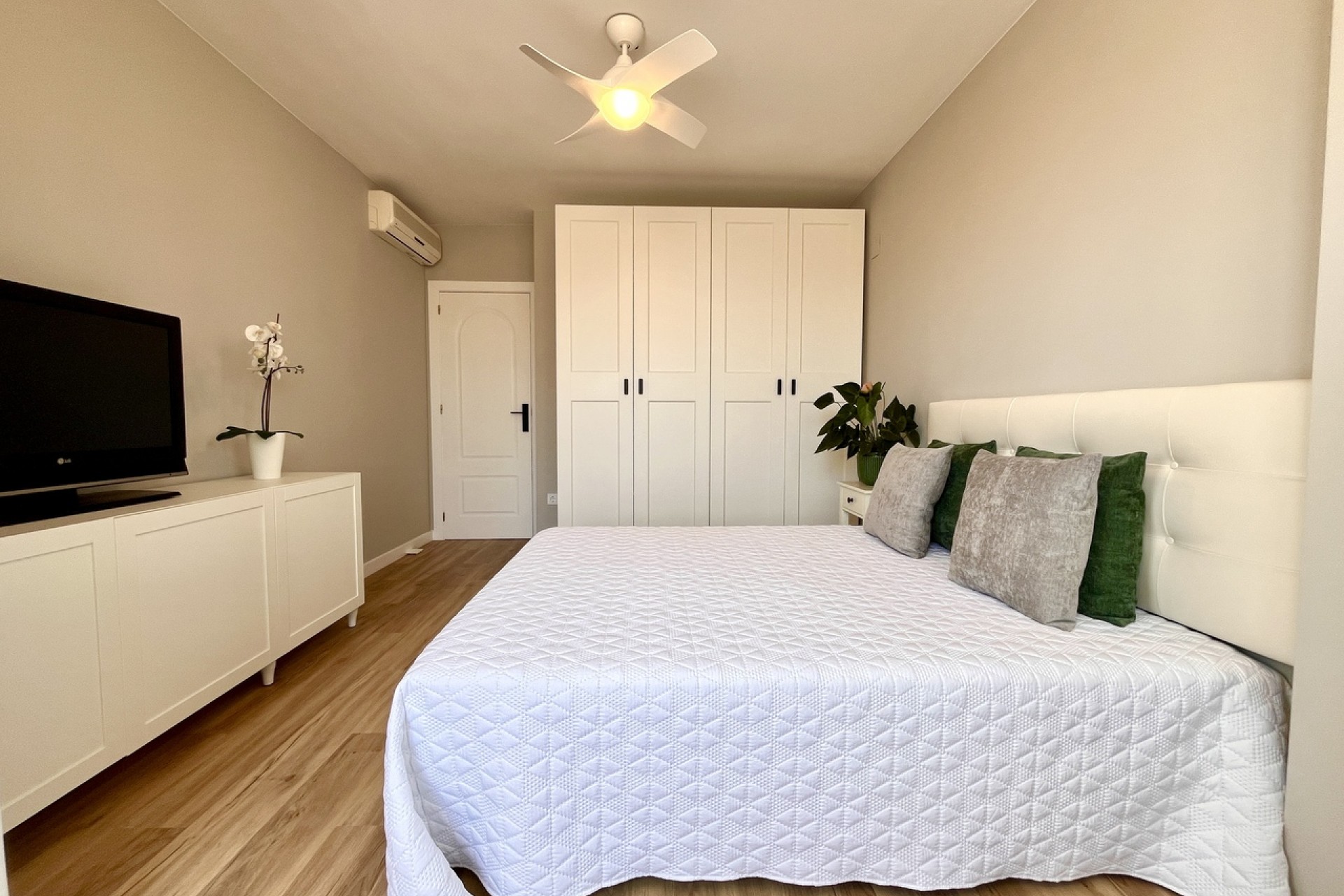 Reventa - Town House -
Playa Flamenca - Costa Blanca