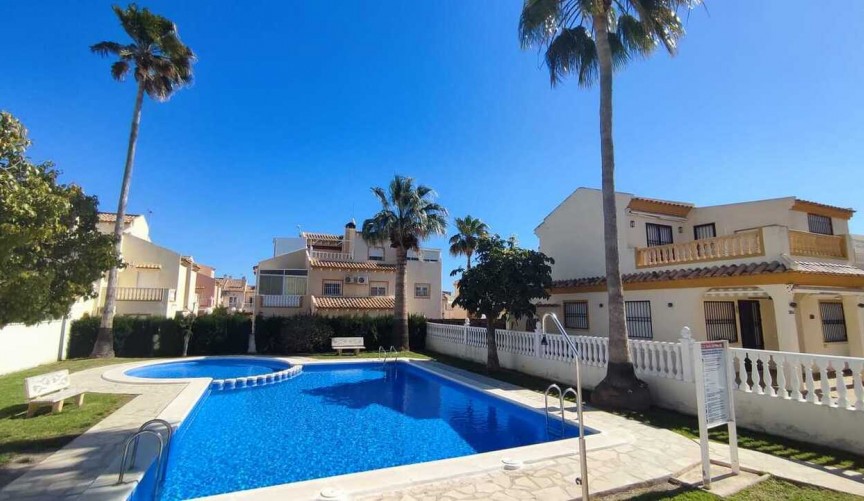 Reventa - Town House -
Playa Flamenca - Costa Blanca