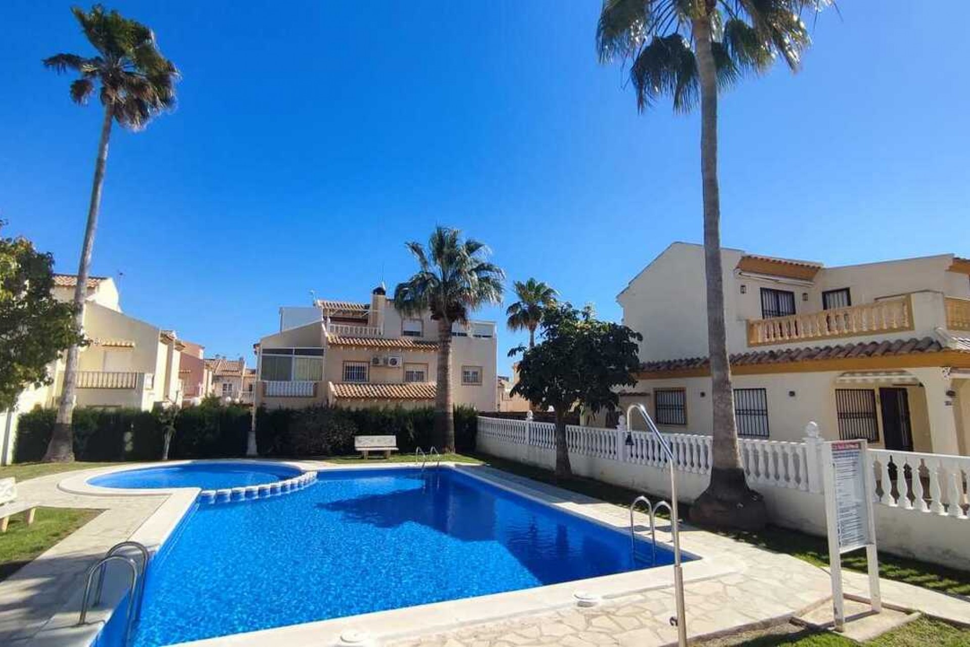 Reventa - Town House -
Playa Flamenca - Costa Blanca