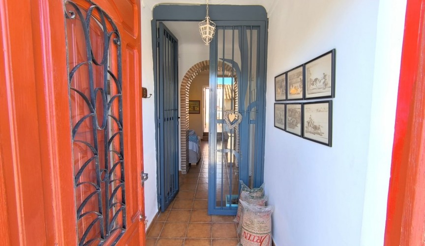 Reventa - Town House -
Raspay - Inland