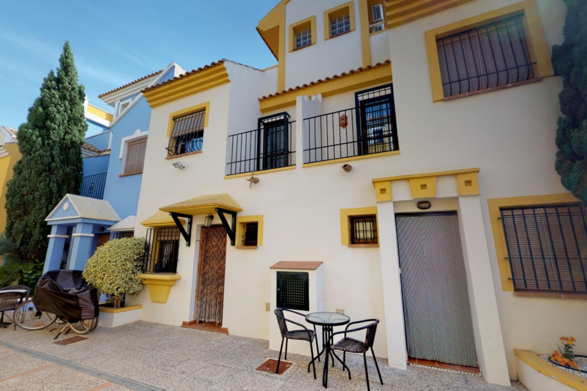 Reventa - Town House -
Roda