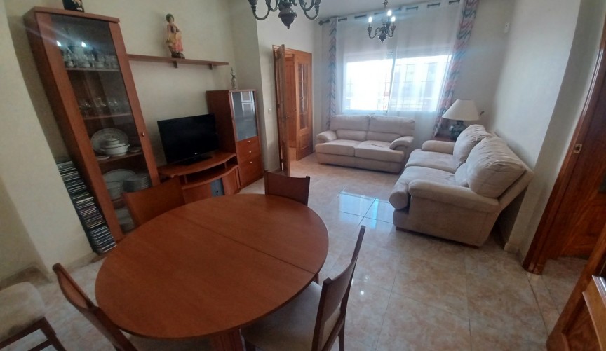 Reventa - Town House -
Roldan - Inland