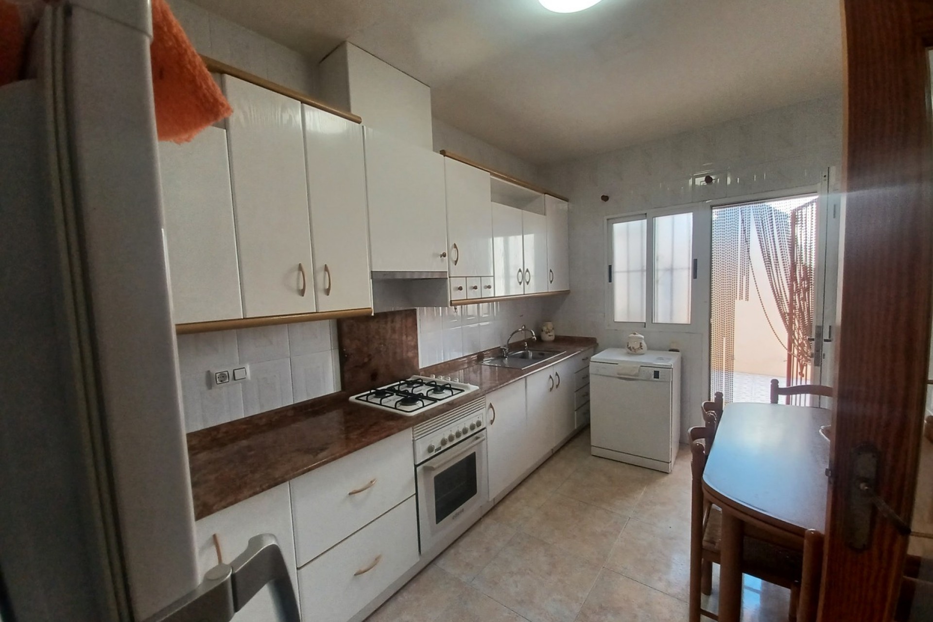 Reventa - Town House -
Roldan - Inland