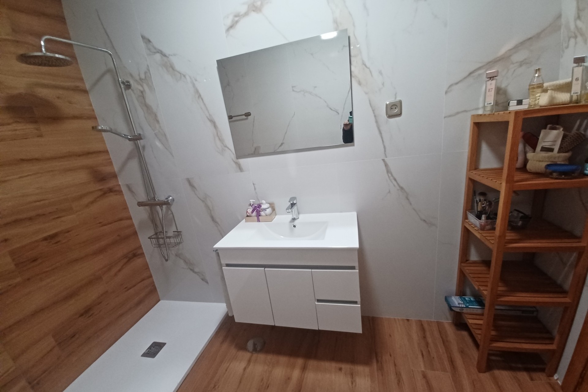 Reventa - Town House -
Roldan - Inland