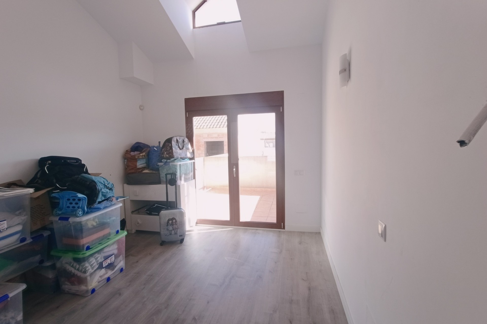 Reventa - Town House -
Roldan - Inland