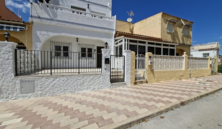 Reventa - Town House -
San Fulgencio - La Marina