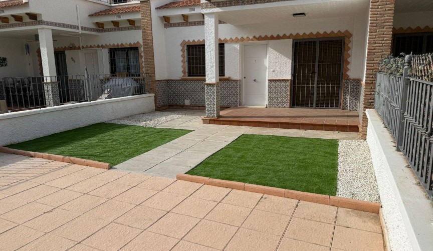Reventa - Town House -
San Miguel de Salinas - Ciudad De Las Comunicaciones