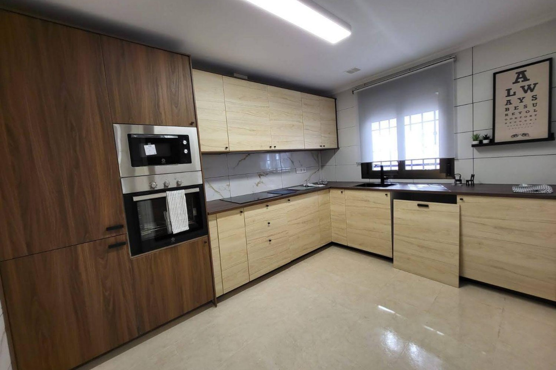 Reventa - Town House -
San Miguel de Salinas - Ciudad De Las Comunicaciones