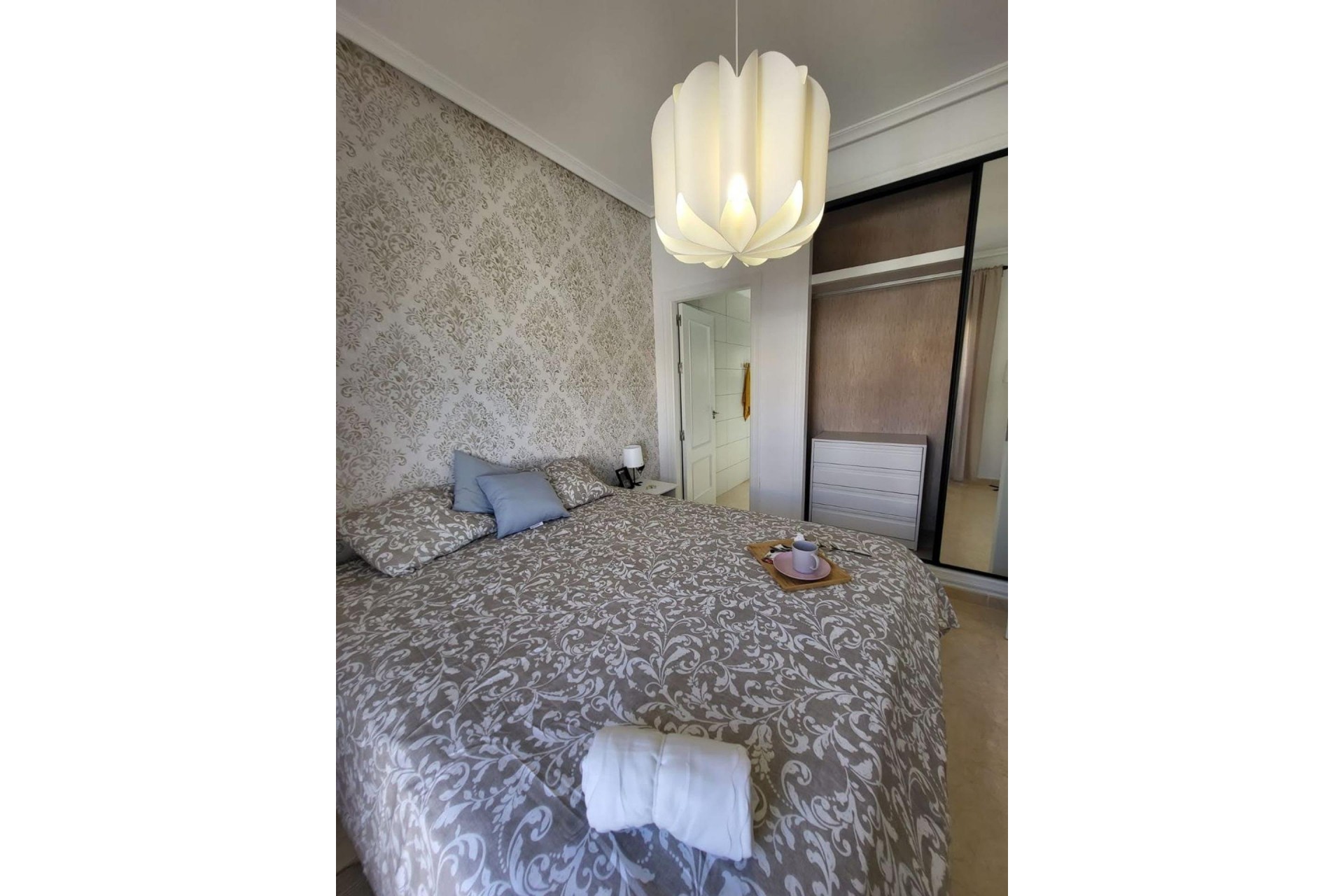 Reventa - Town House -
San Miguel de Salinas - Ciudad De Las Comunicaciones