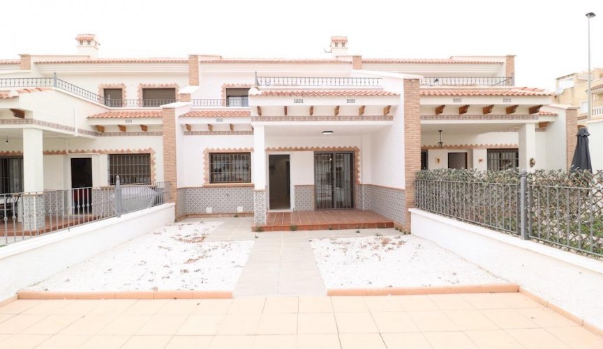 Reventa - Town House -
San Miguel de Salinas - Inland