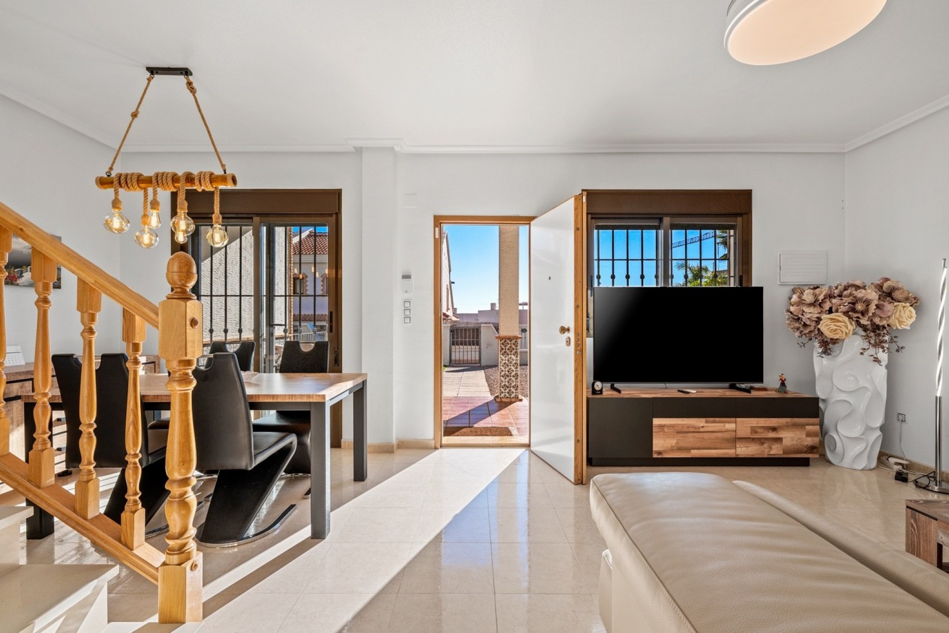 Reventa - Town House -
San Miguel de Salinas - Inland