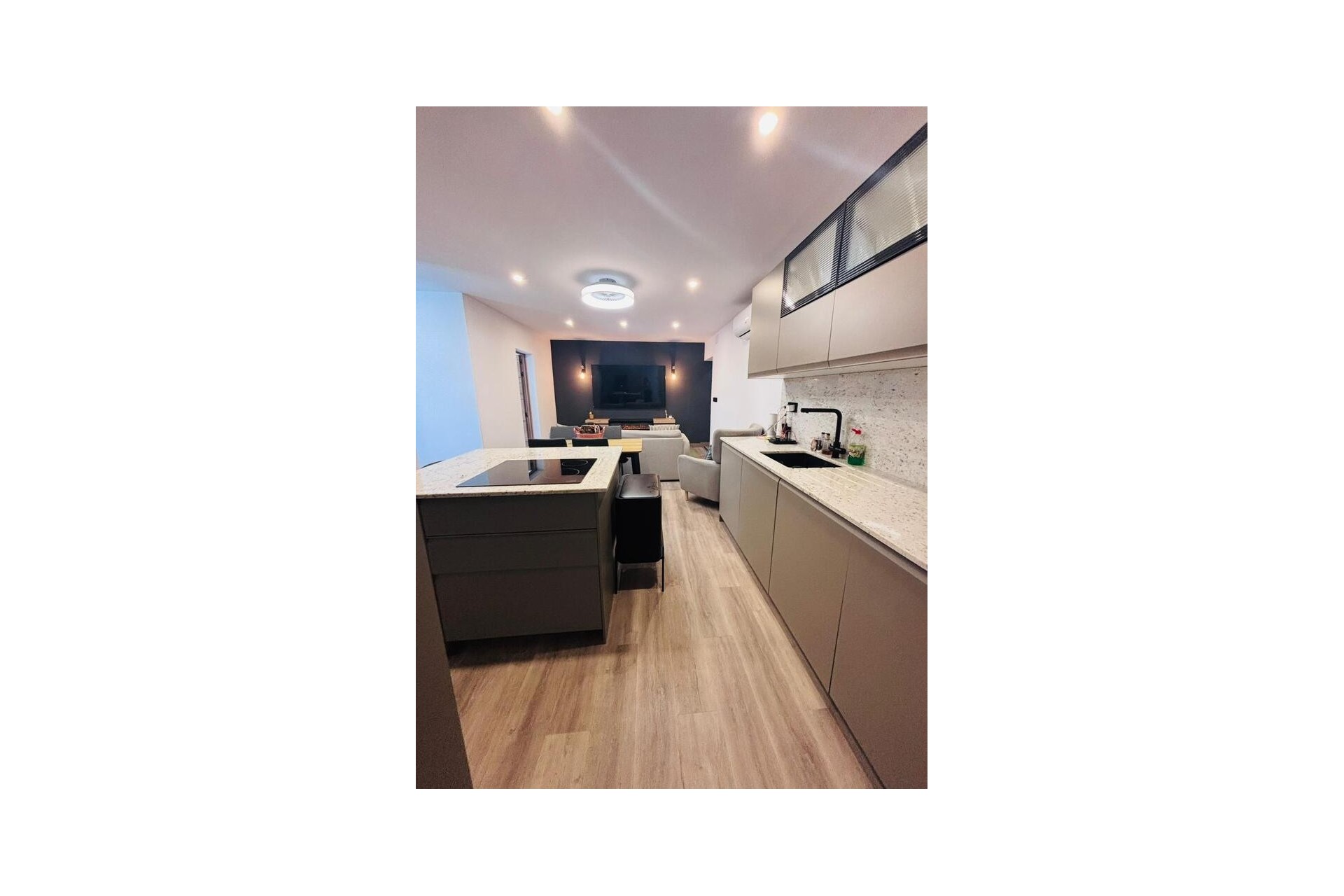 Reventa - Town House -
San Miguel de Salinas - Inland