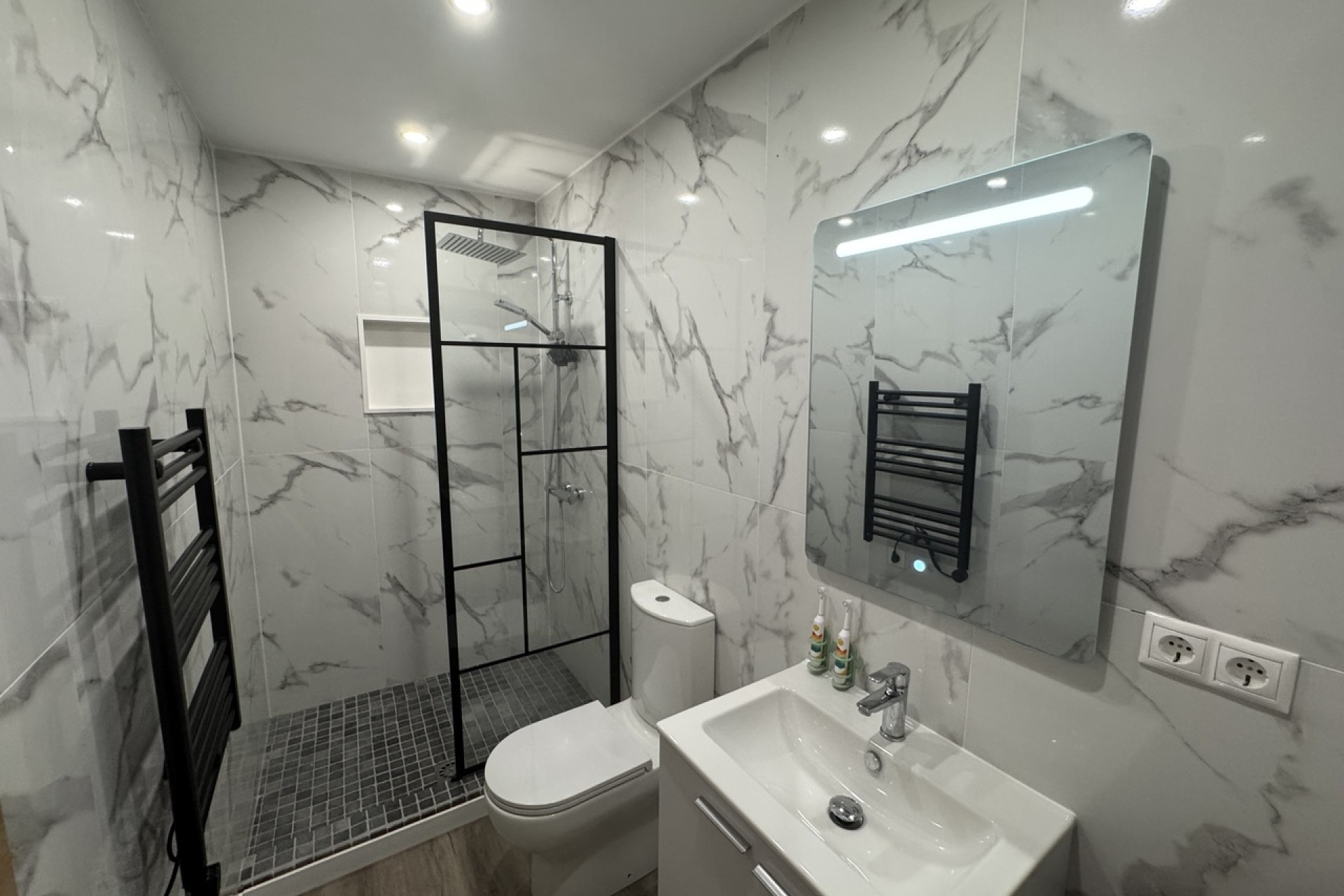 Reventa - Town House -
San Miguel de Salinas - Inland