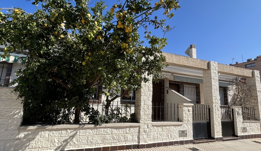 Reventa - Town House -
Torre de la Horadada - Costa Blanca