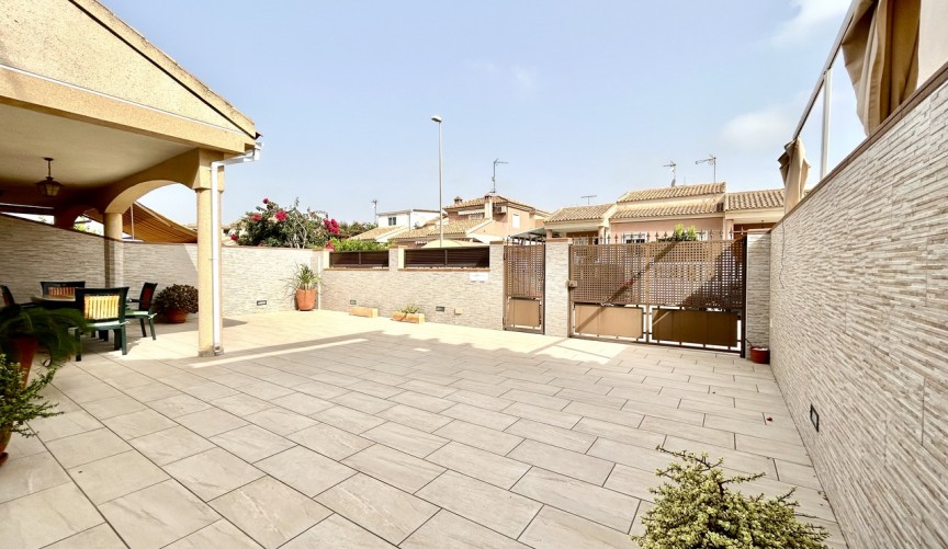 Reventa - Town House -
Torre de la Horadada - Costa Blanca