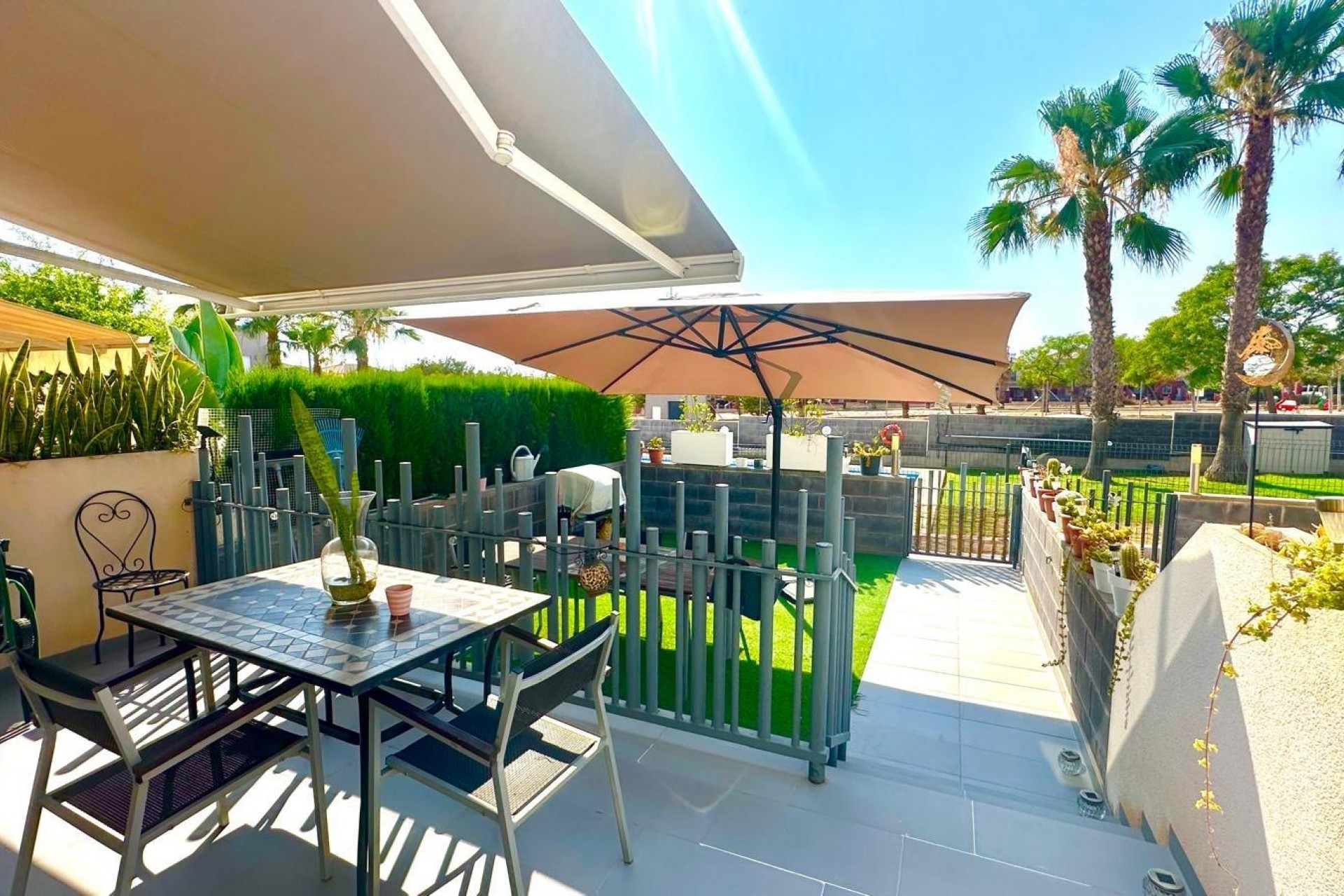 Reventa - Town House -
Torrevieja - aguas nuevas