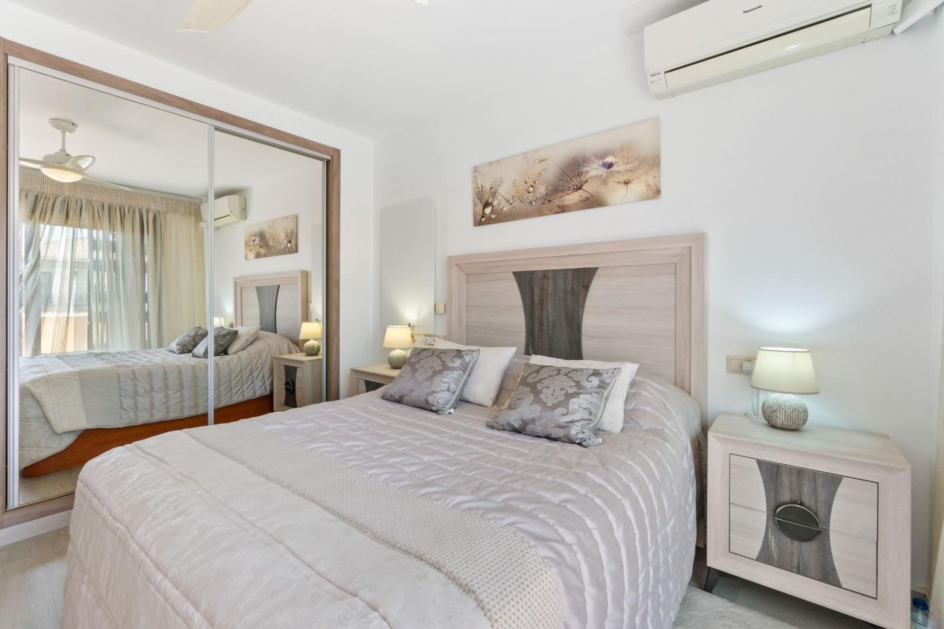 Reventa - Town House -
Torrevieja - aguas nuevas