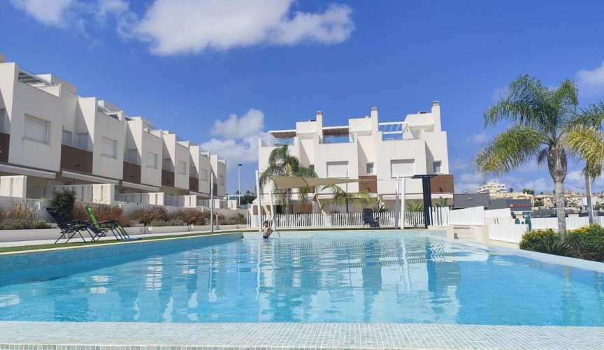 Reventa - Town House -
Torrevieja - aguas nuevas