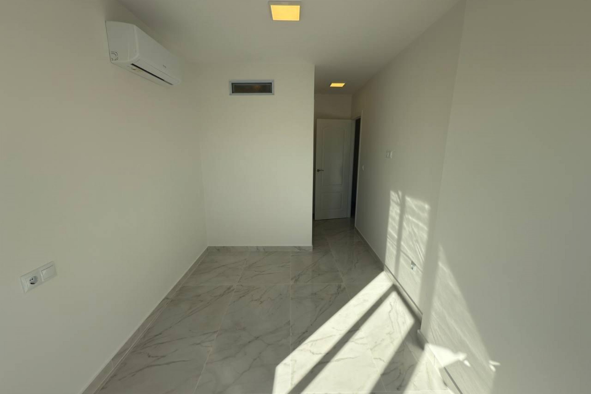 Reventa - Town House -
Torrevieja - aguas nuevas