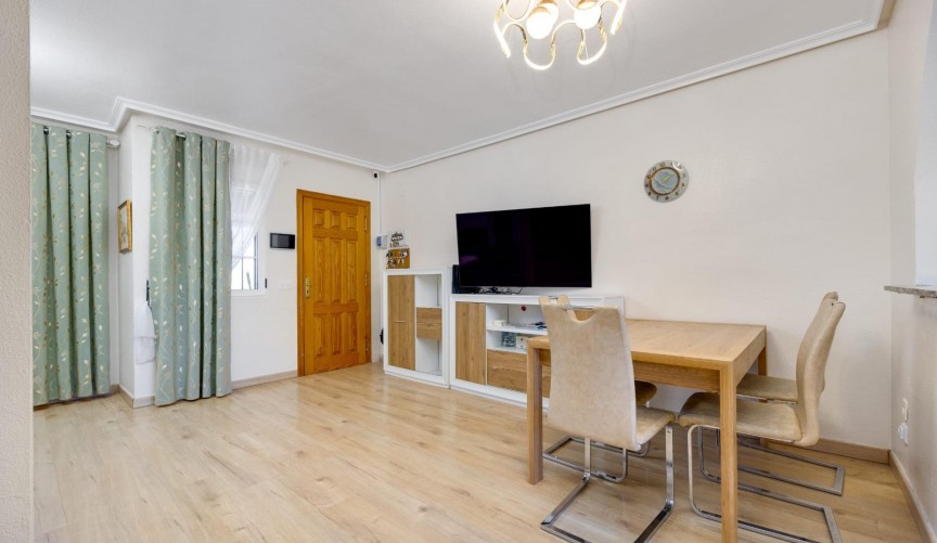 Reventa - Town House -
Torrevieja - aguas nuevas