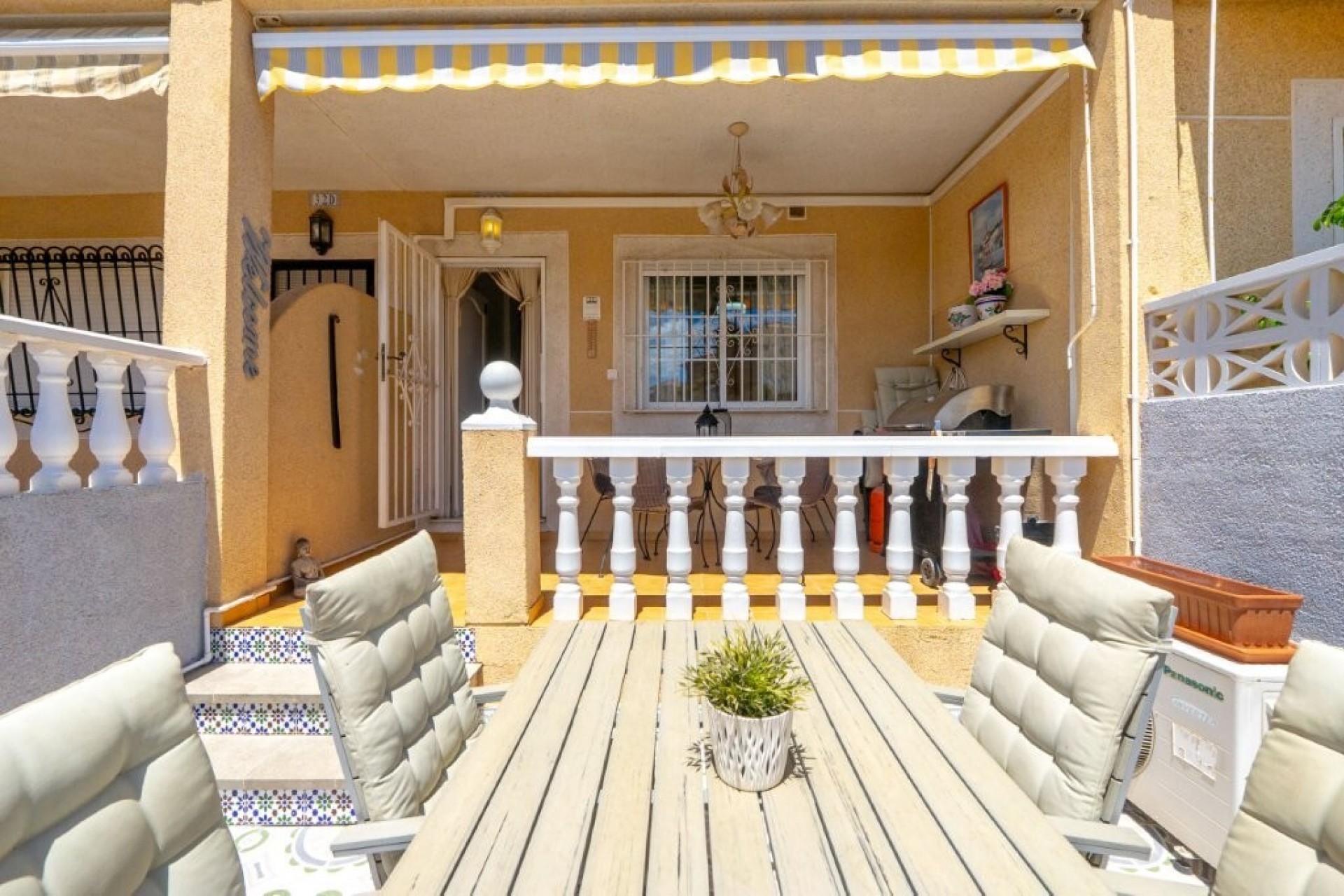 Reventa - Town House -
Torrevieja - aguas nuevas