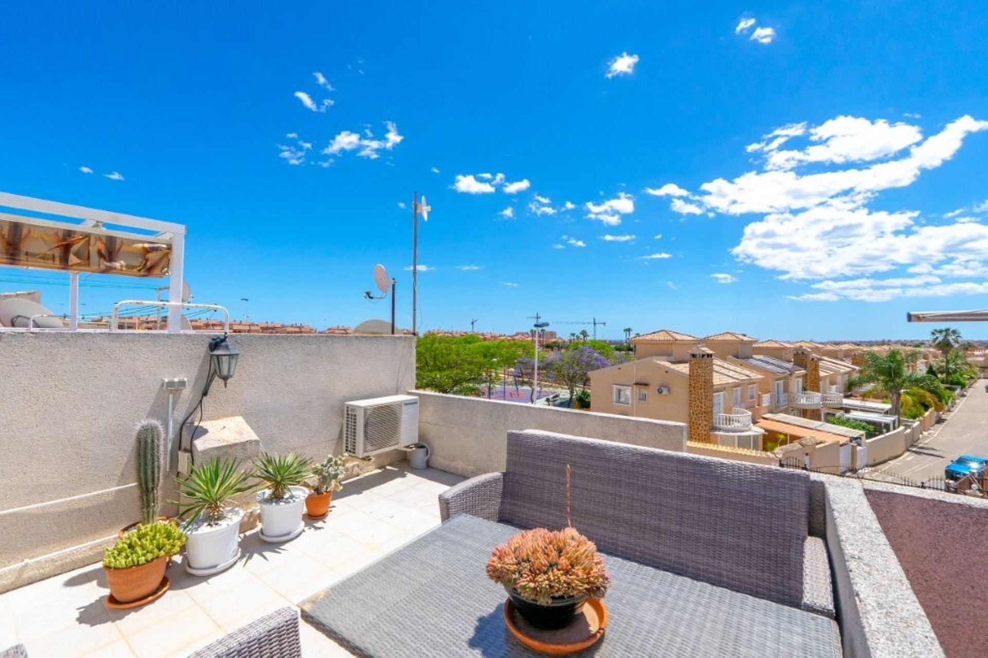 Reventa - Town House -
Torrevieja - aguas nuevas