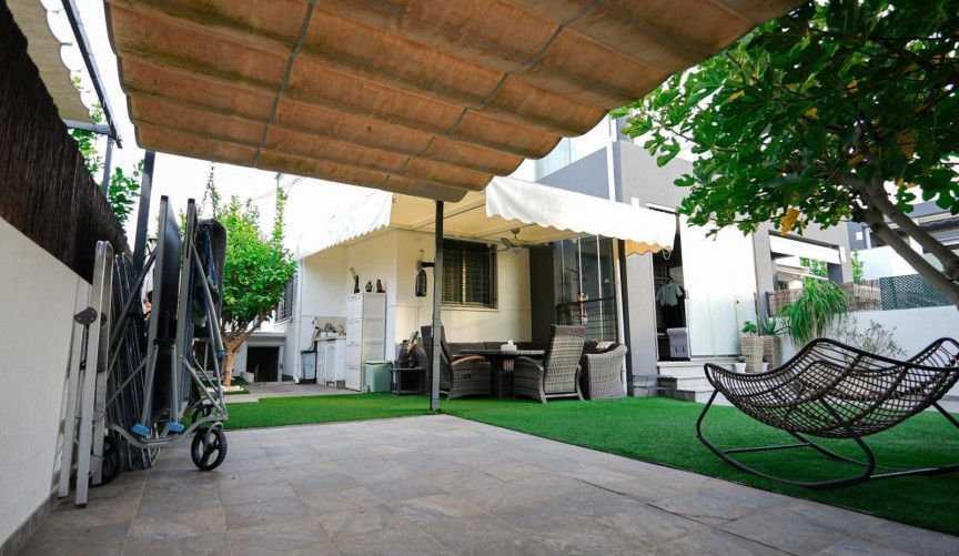 Reventa - Town House -
Torrevieja - aguas nuevas