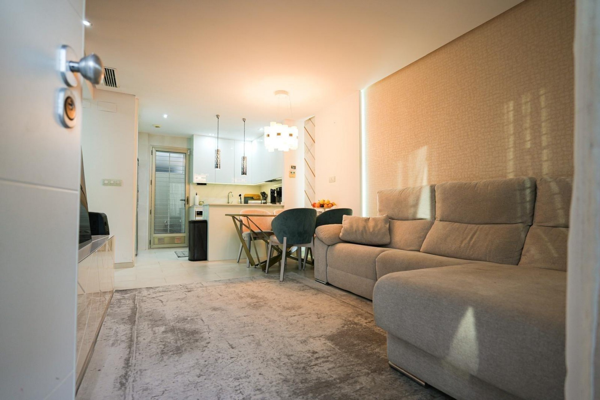 Reventa - Town House -
Torrevieja - aguas nuevas