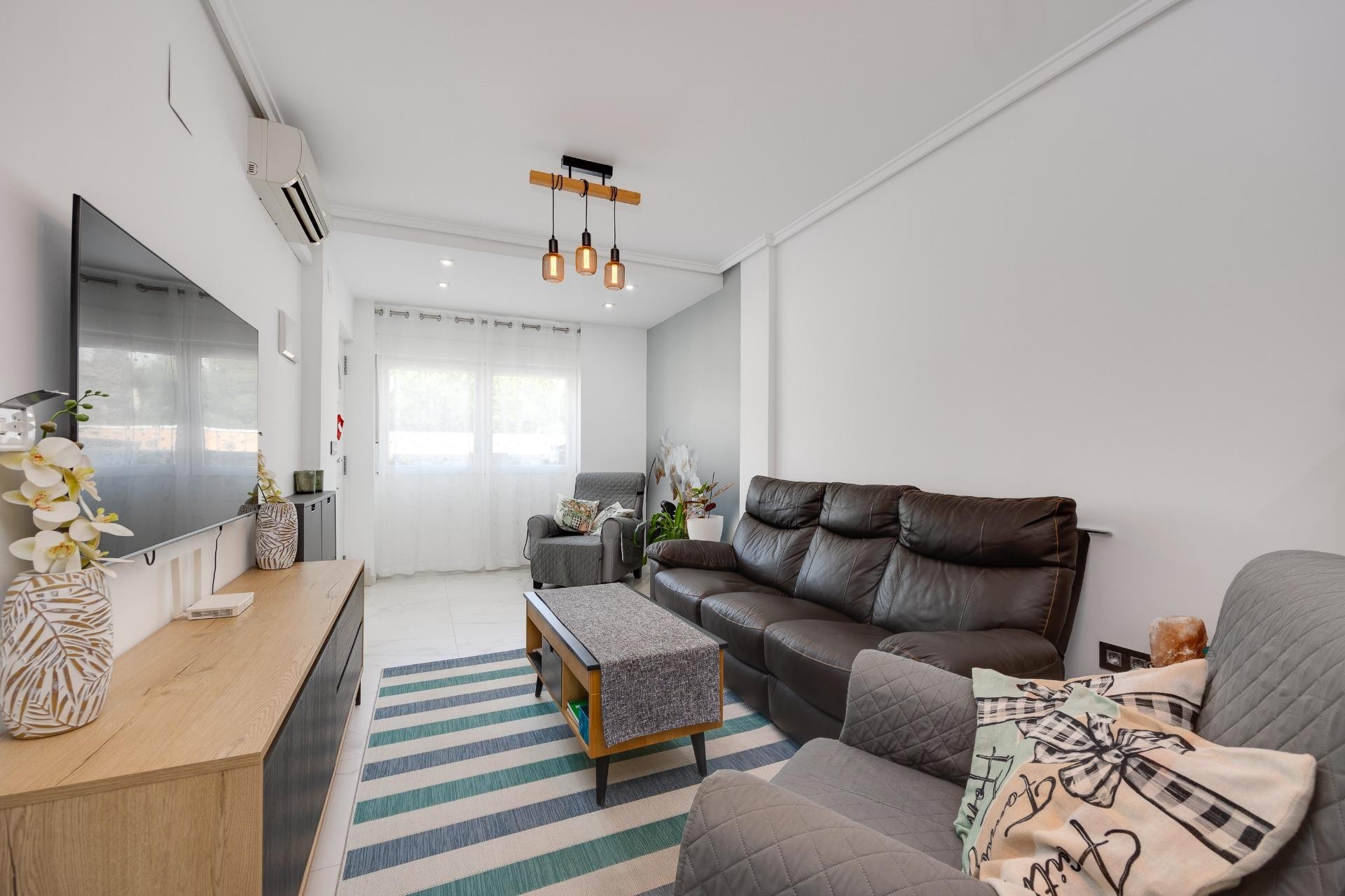 Reventa - Town House -
Torrevieja - aguas nuevas