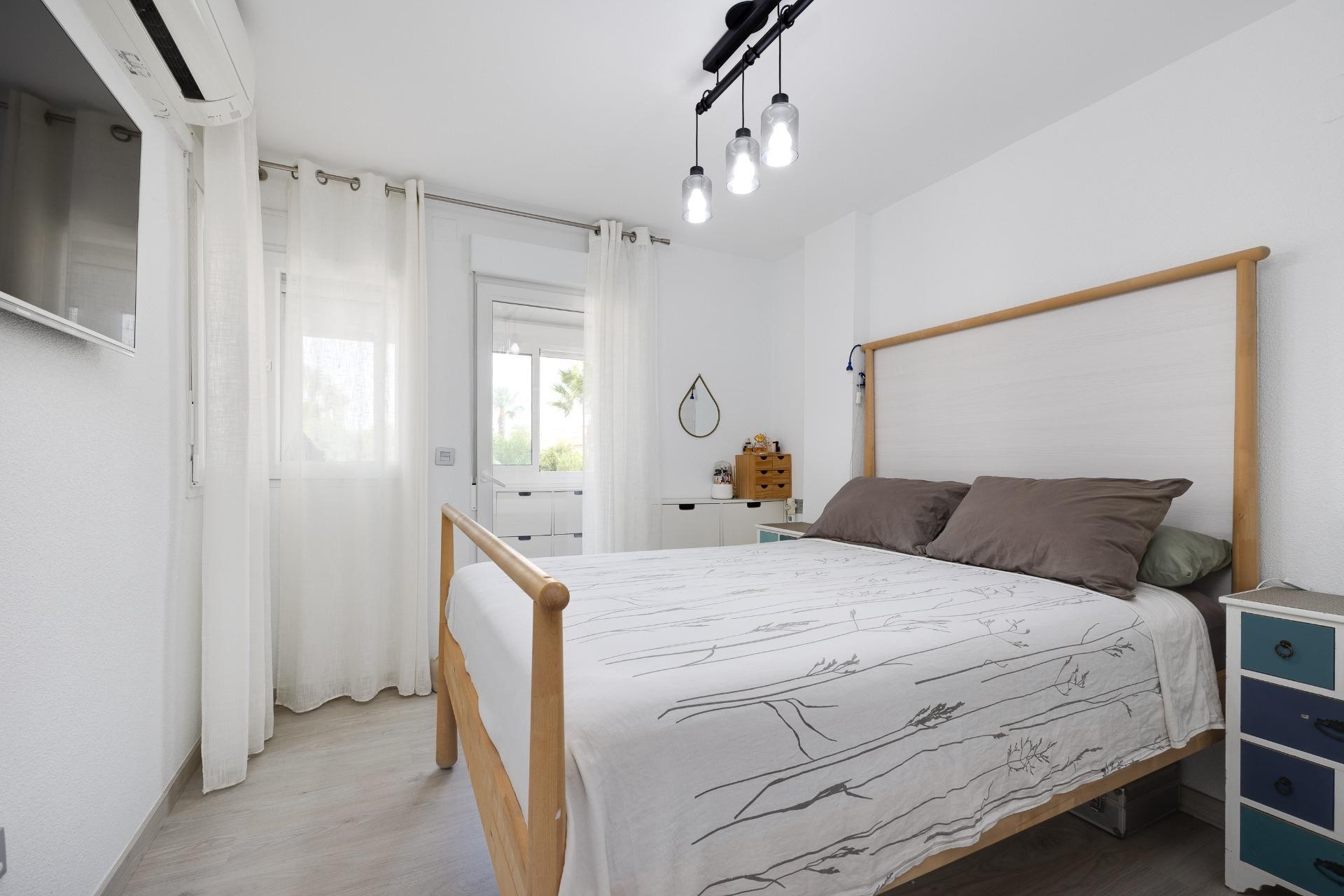 Reventa - Town House -
Torrevieja - aguas nuevas