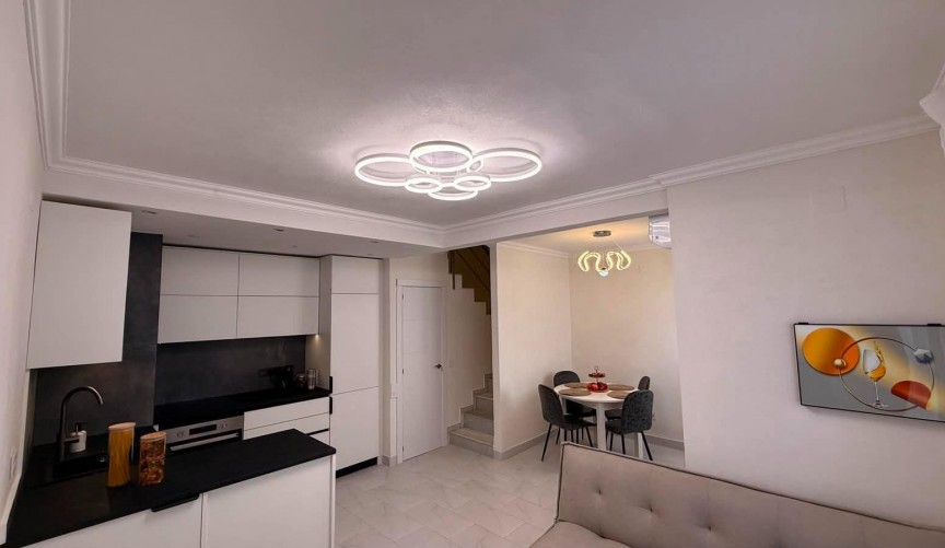 Reventa - Town House -
Torrevieja - Calas Blanca