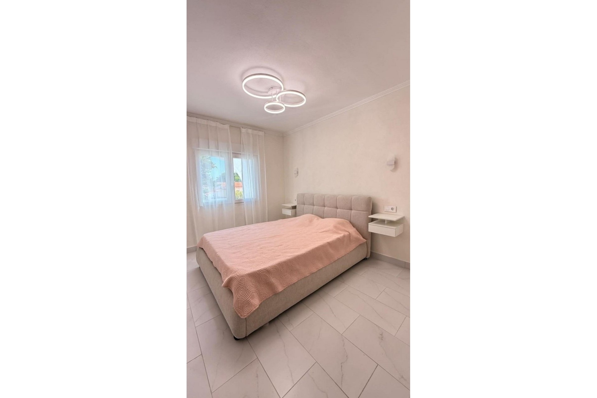 Reventa - Town House -
Torrevieja - Calas Blanca