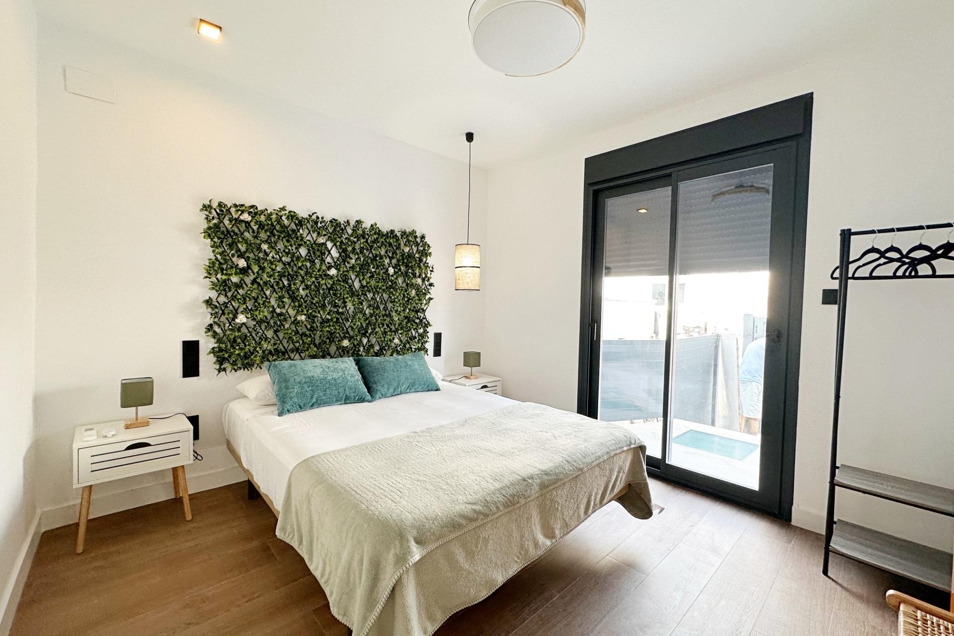 Reventa - Town House -
Torrevieja - Calas Blanca