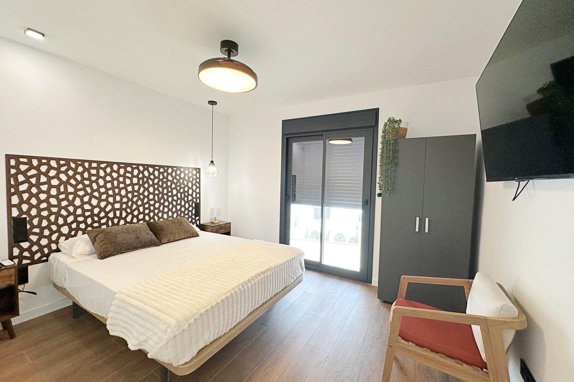 Reventa - Town House -
Torrevieja - Calas Blanca
