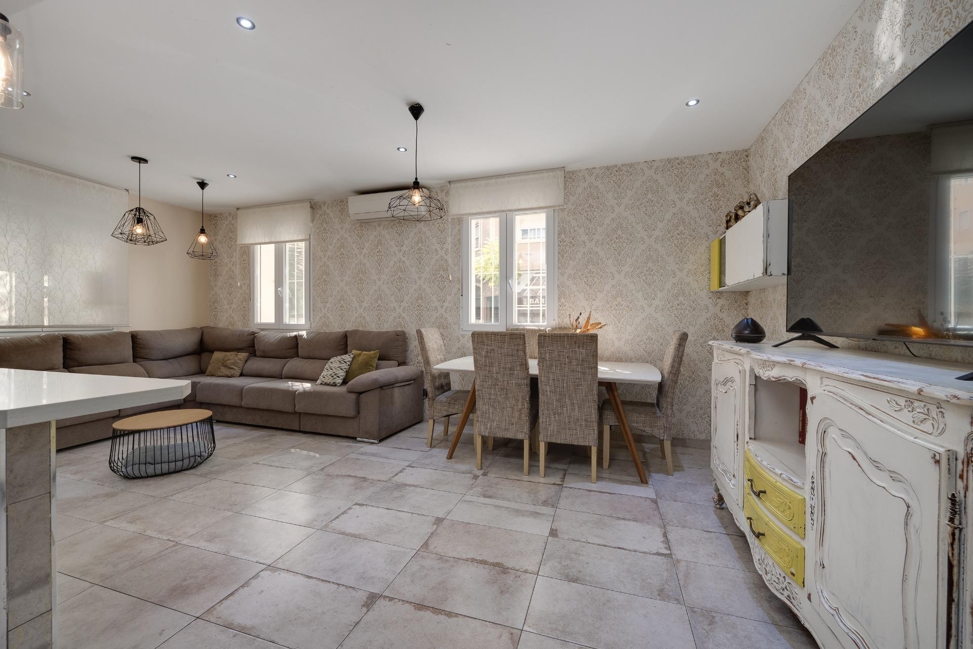 Reventa - Town House -
Torrevieja - Centro