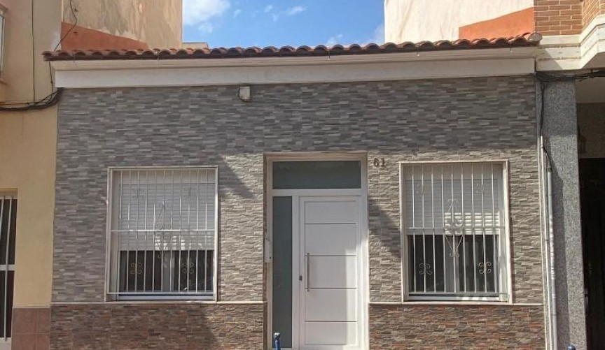 Reventa - Town House -
Torrevieja - Centro