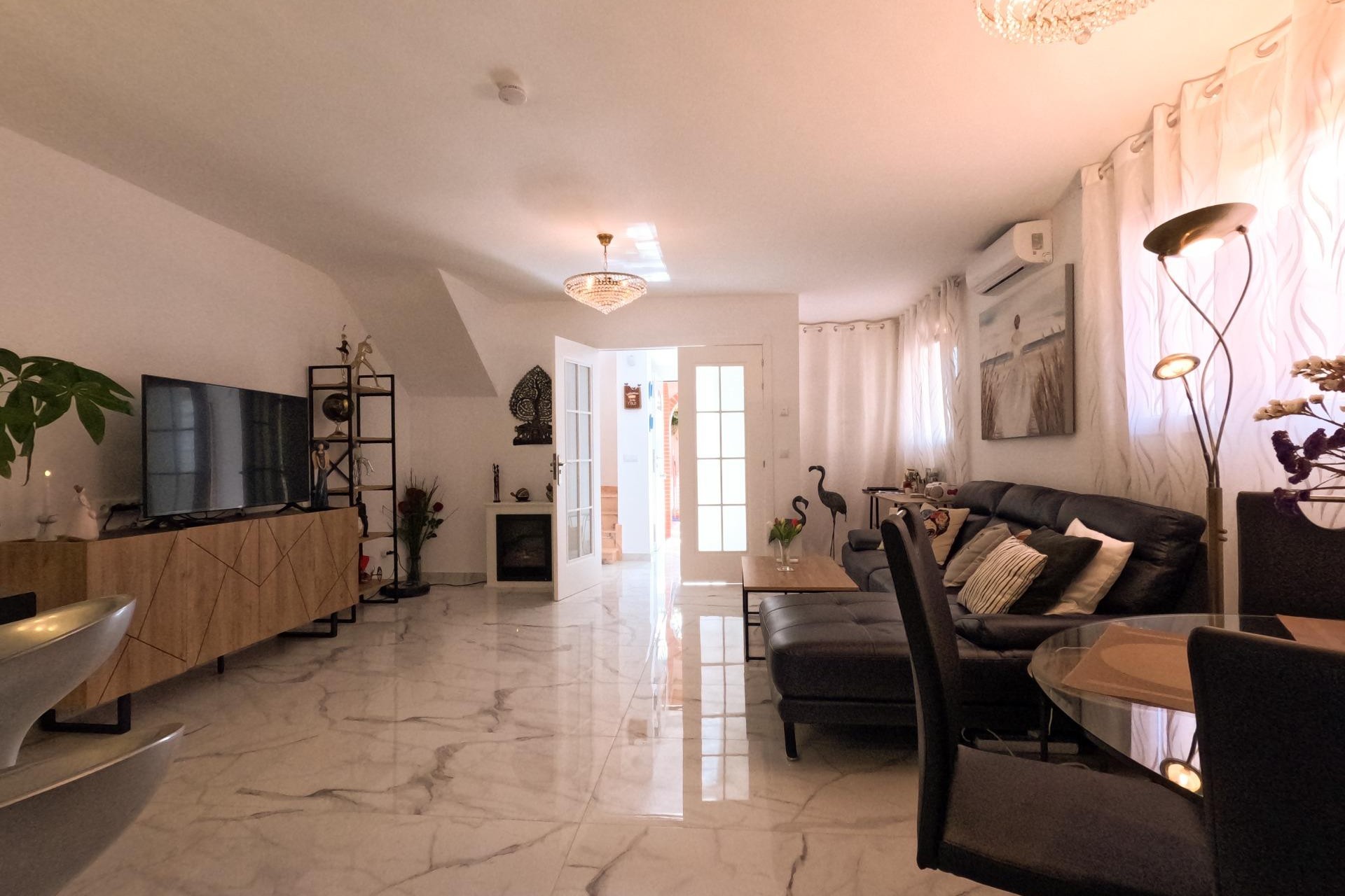 Reventa - Town House -
Torrevieja - El Acequión - Los Náufragos