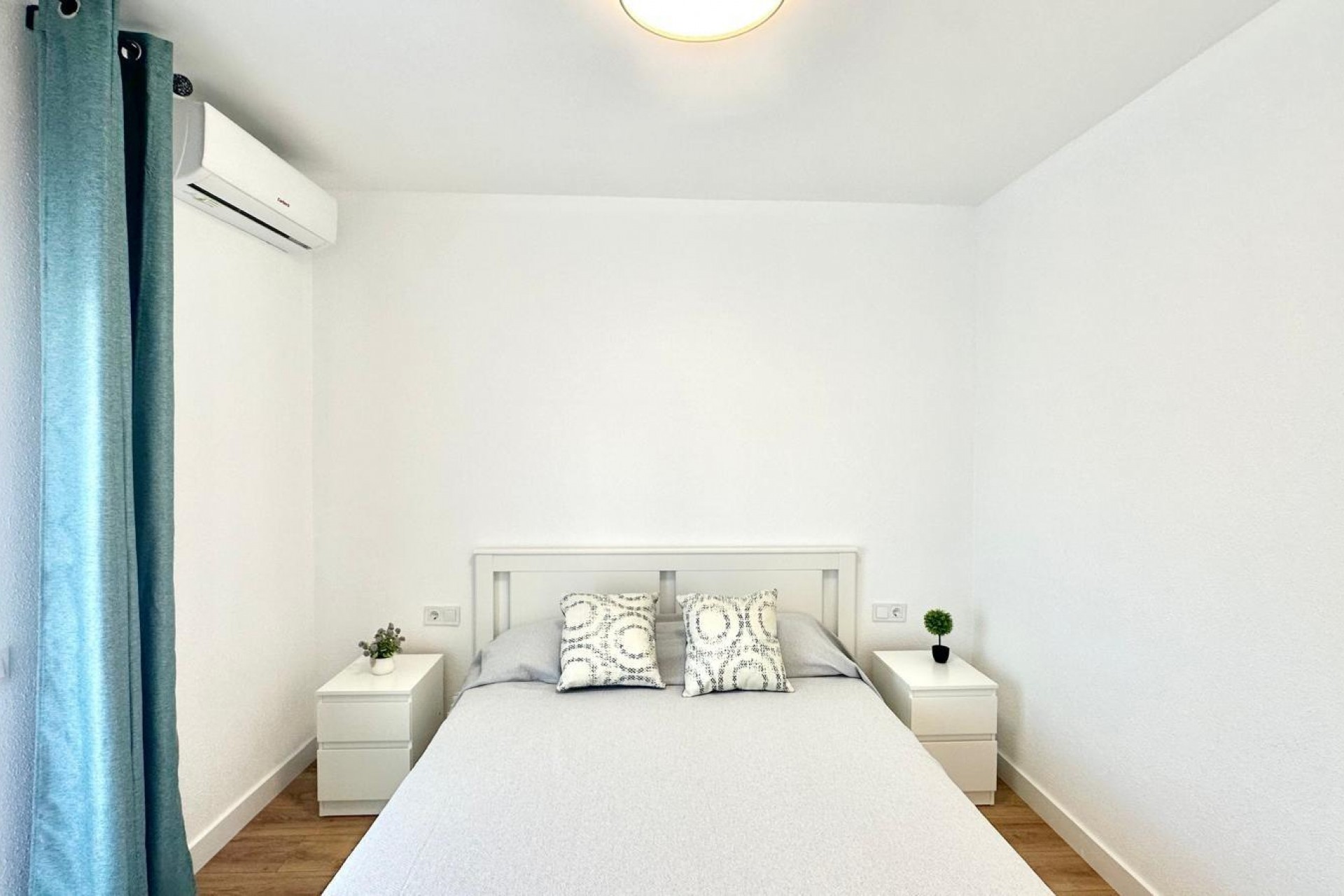 Reventa - Town House -
Torrevieja - Estacion De Autobuses