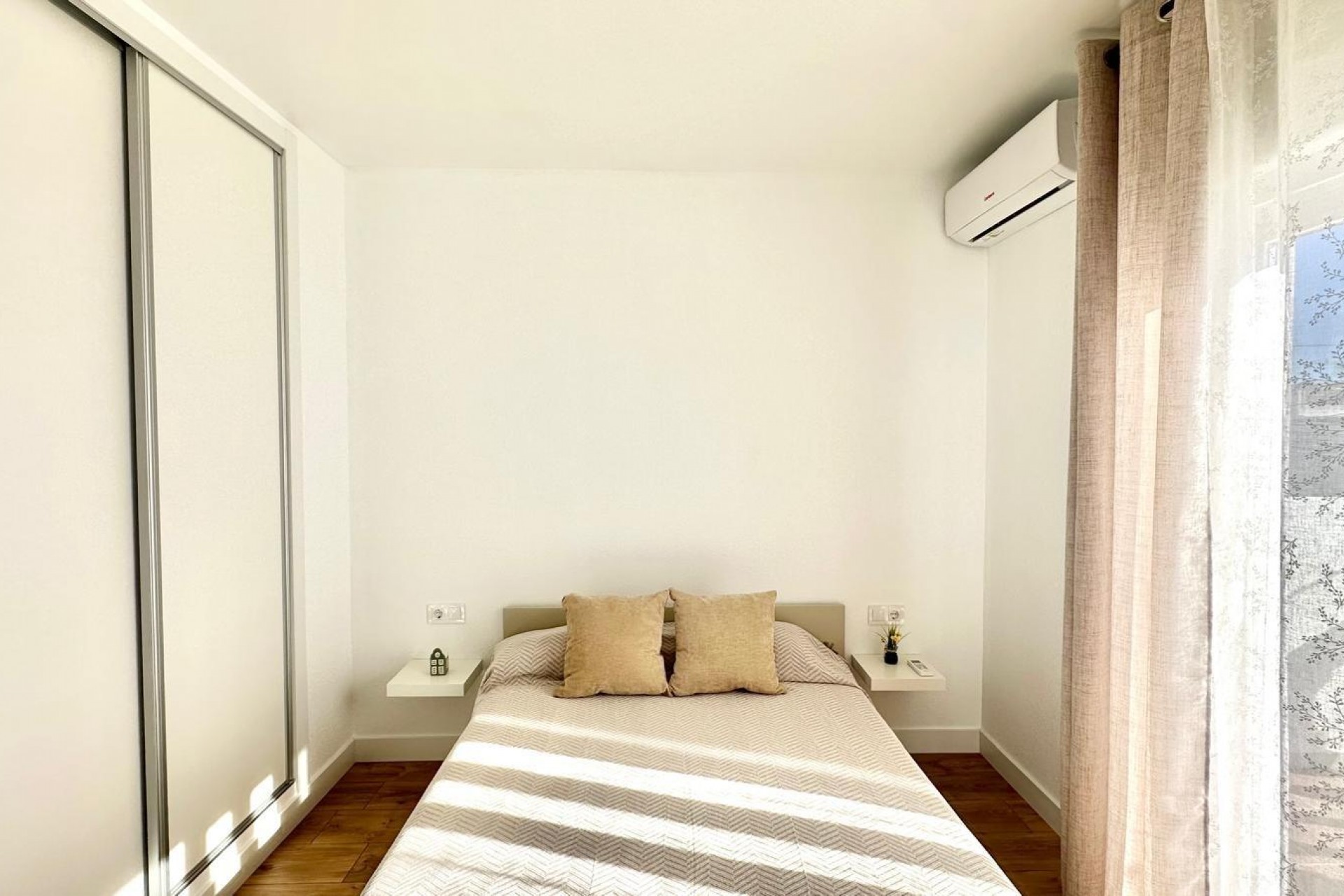 Reventa - Town House -
Torrevieja - Estacion De Autobuses