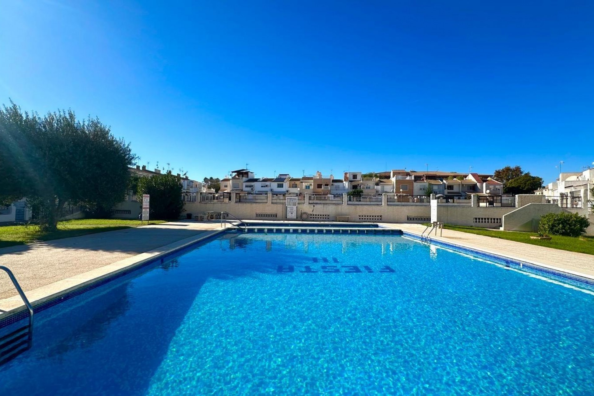 Reventa - Town House -
Torrevieja - Estacion De Autobuses