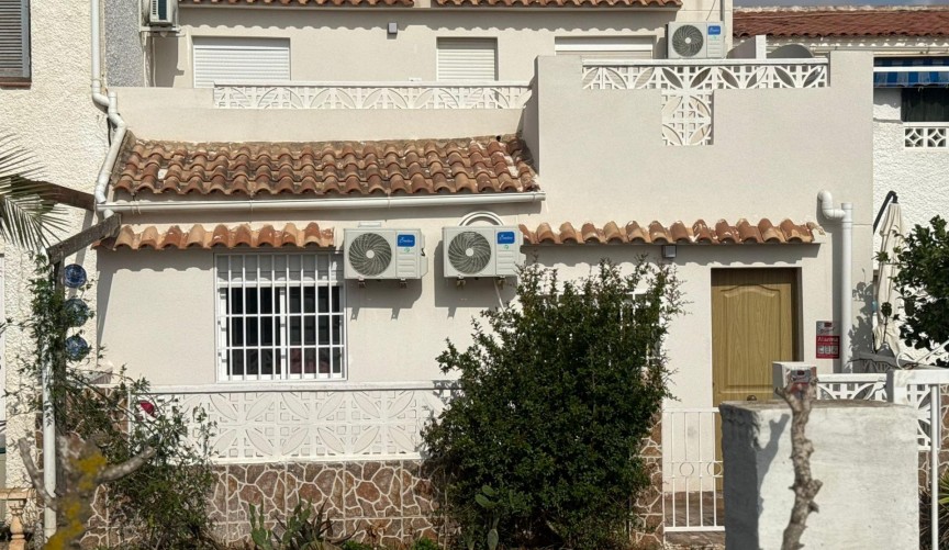 Reventa - Town House -
Torrevieja - La Siesta - El Salado - Torreta