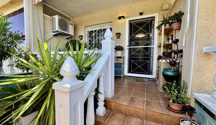 Reventa - Town House -
Torrevieja - La Siesta - El Salado - Torreta