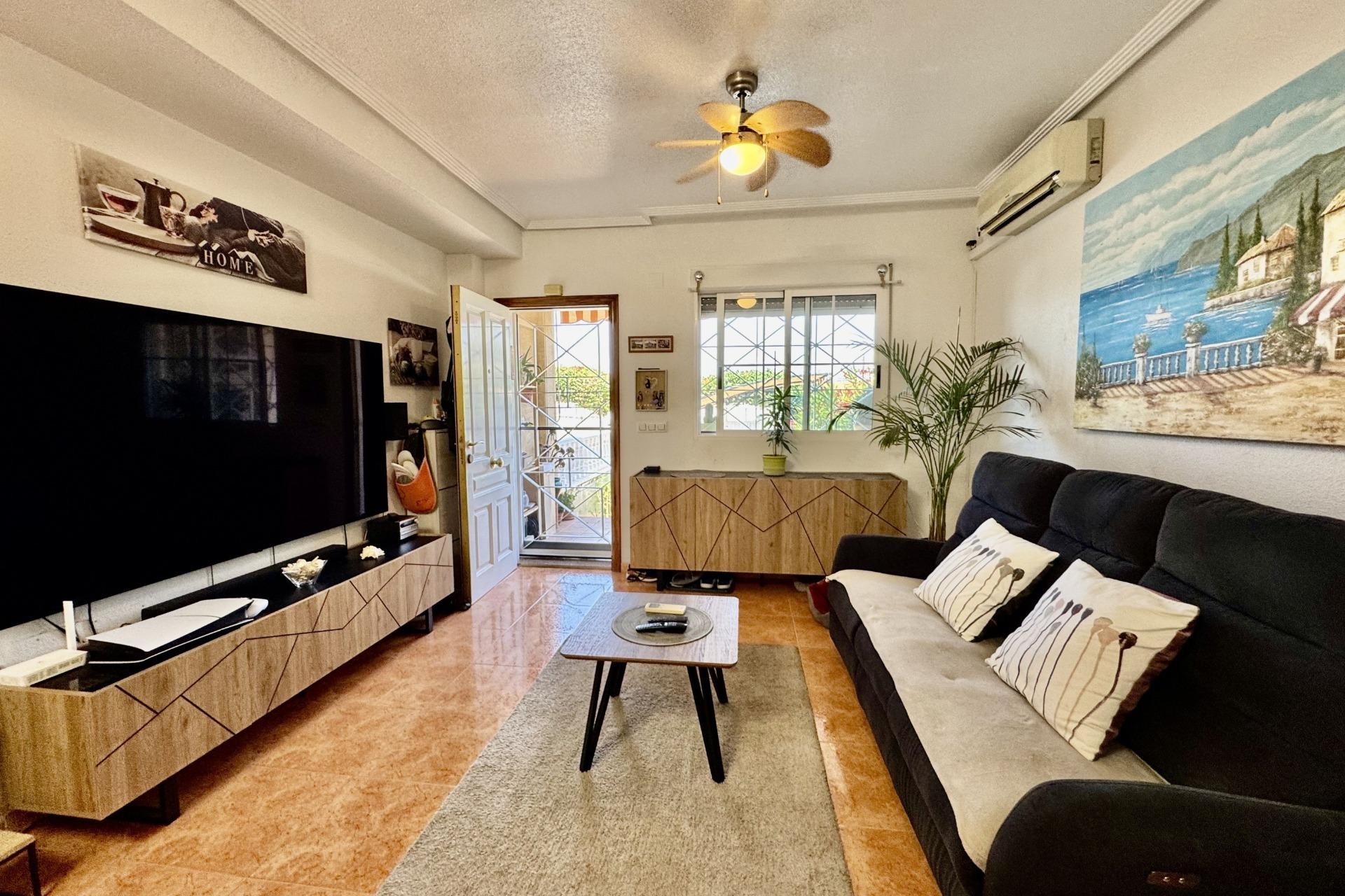 Reventa - Town House -
Torrevieja - La Siesta - El Salado - Torreta