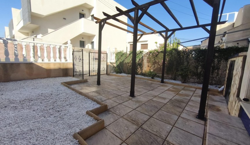 Reventa - Town House -
Torrevieja - Los Balcones