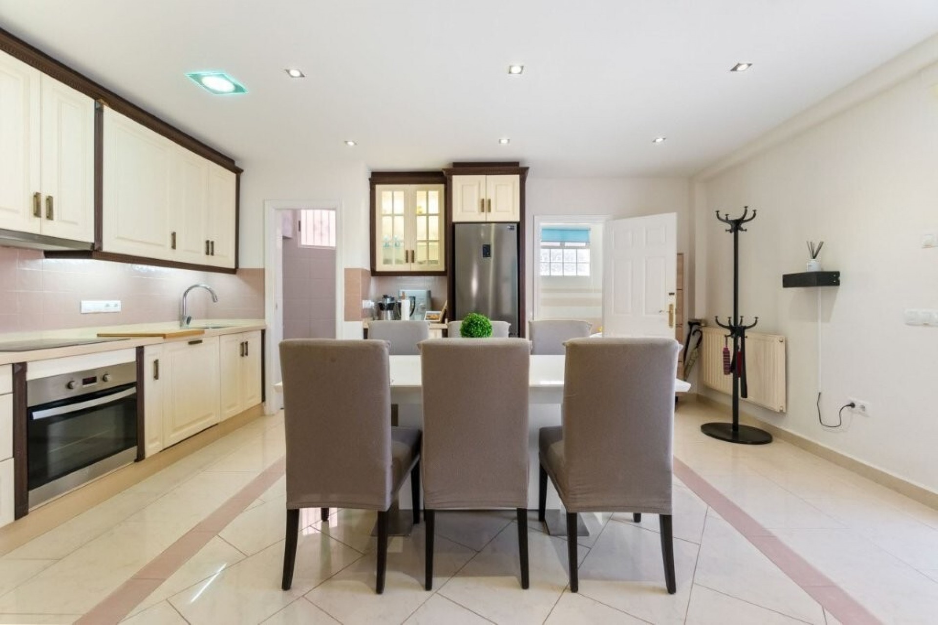 Reventa - Town House -
Torrevieja - Los Frutales/ La Rosaleda