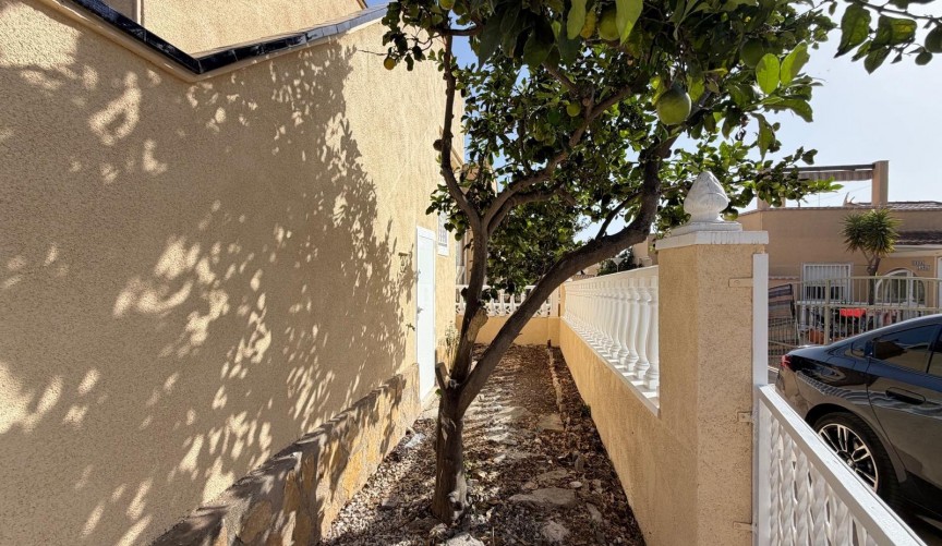 Reventa - Town House -
Torrevieja - Miramar - Torre Del Moro