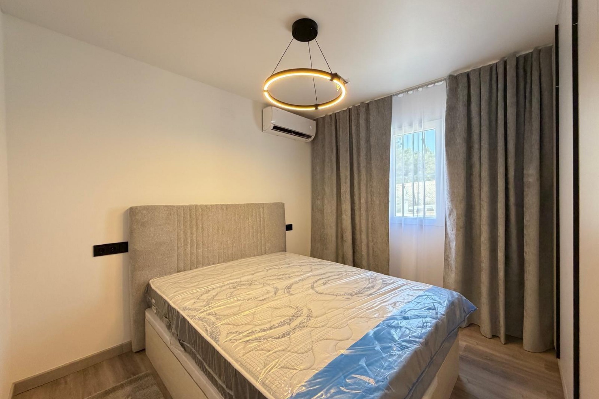 Reventa - Town House -
Torrevieja - Miramar - Torre Del Moro