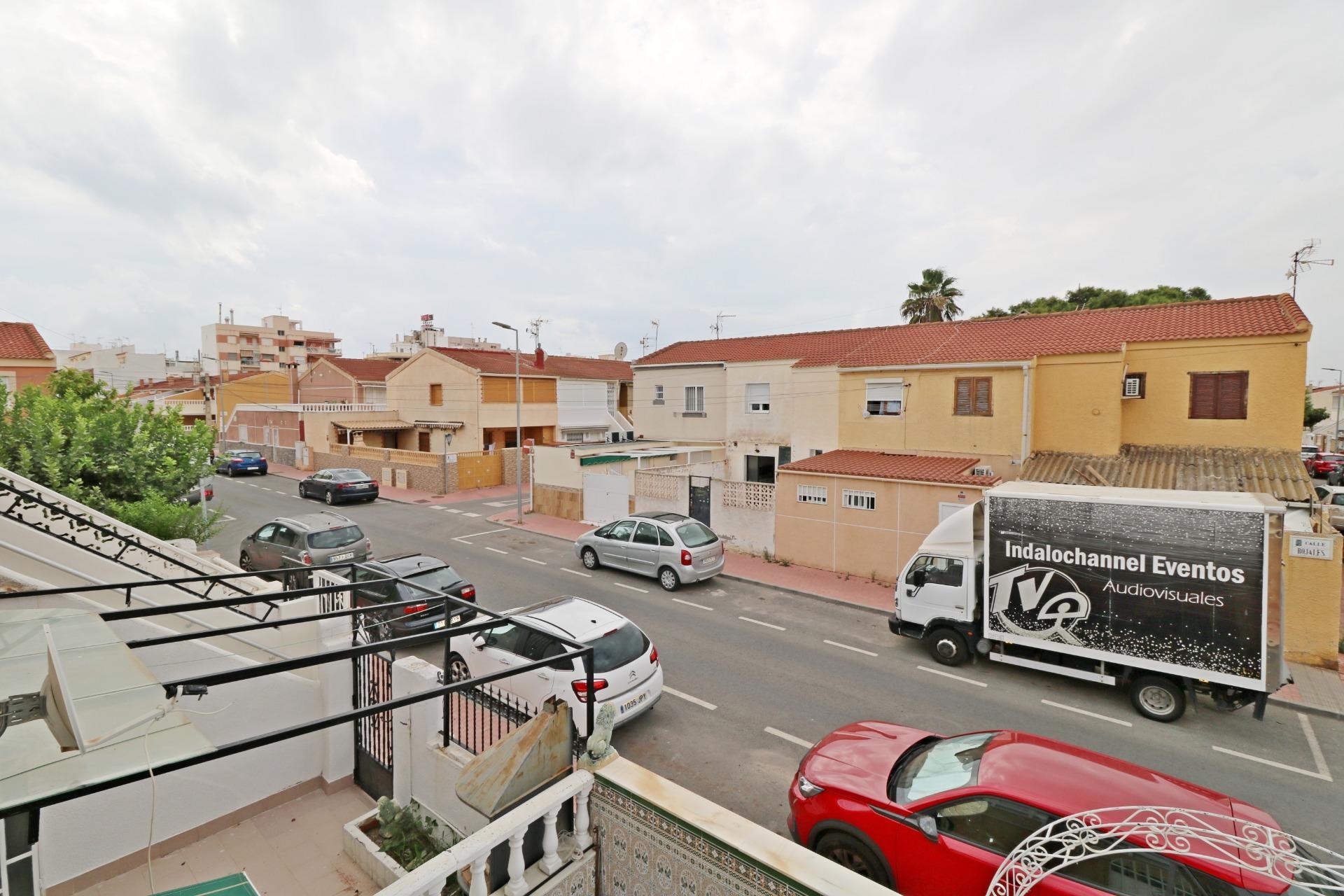 Reventa - Town House -
Torrevieja - Playa De Los Naufragos