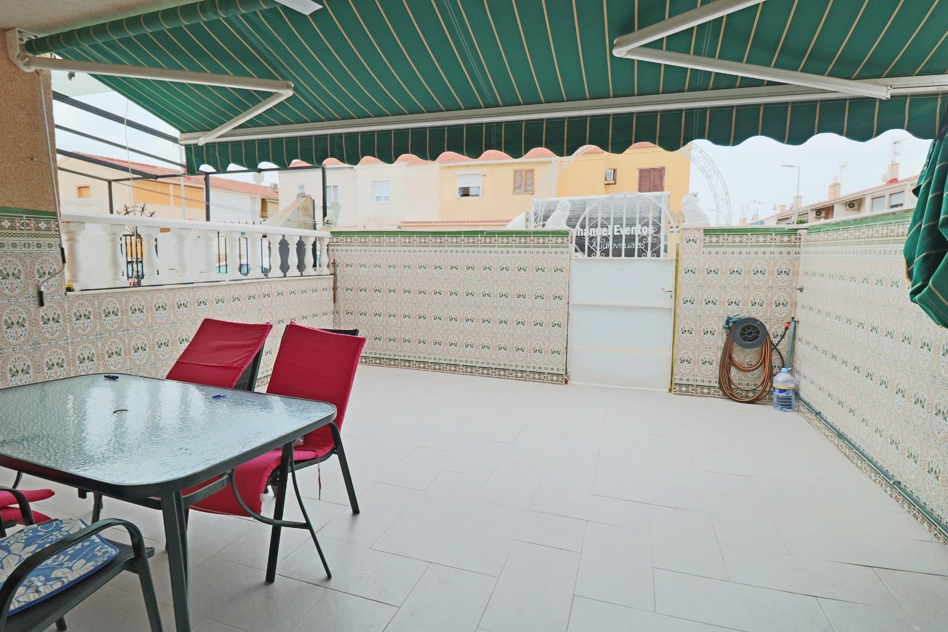 Reventa - Town House -
Torrevieja - Playa De Los Naufragos
